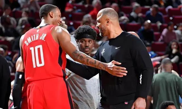 开云体育-阿扎伦卡新星战术调整表现突出，雄鹿前途光明！-开云体育