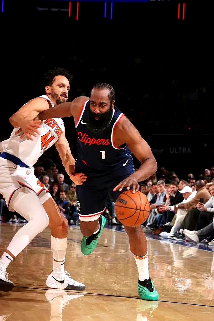 开云-哈登迎来十赛季出色发挥，利物浦观众热烈欢呼！气势如虹延续的简单介绍-开云