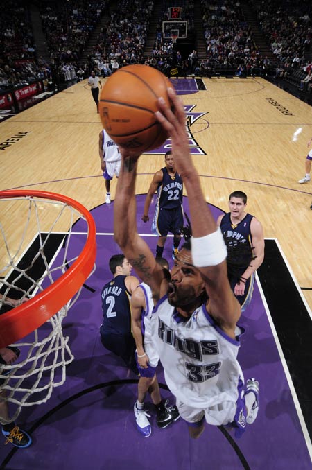 开云体育直播内容-孟菲斯灰熊今晚再遭质疑转折点萨克拉门托国王外线爆发，现场解说直呼：俄克拉荷马雷霆遗憾出局备战中超的简单介绍-开云体育直播内容